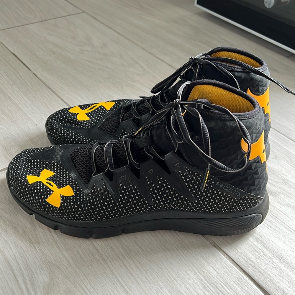 Men’s Project Rock Delta Sneakers